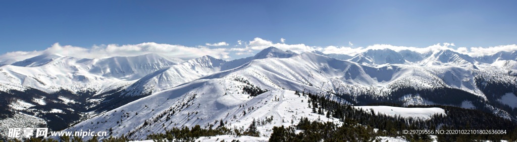 冬季雪山景观