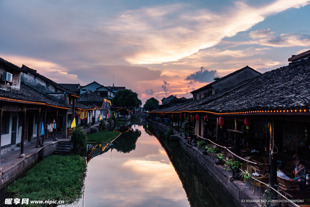 复古小镇旅游旅行背景海报素材