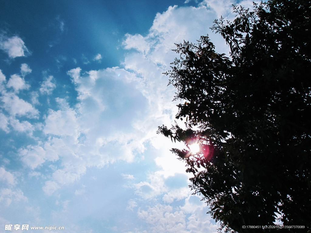 天空