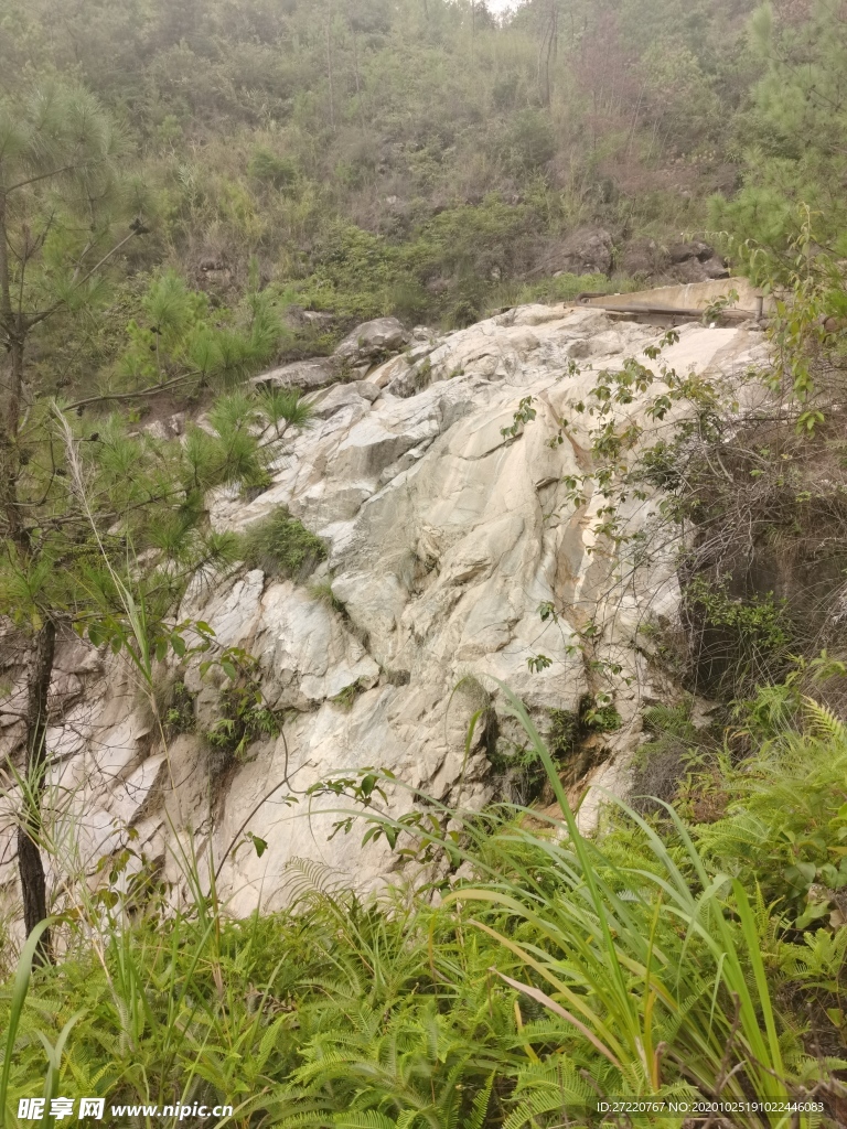 悬崖 水流