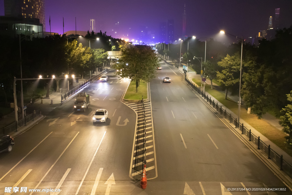 道路夜景
