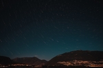群山夜空星光风景背景