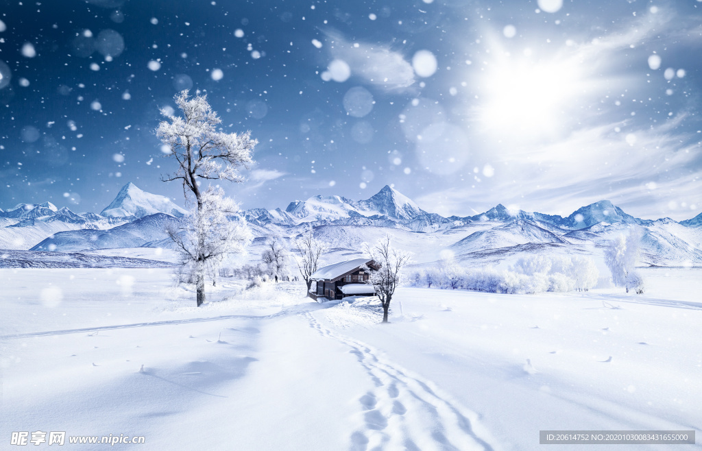 大雪覆盖的高山美景