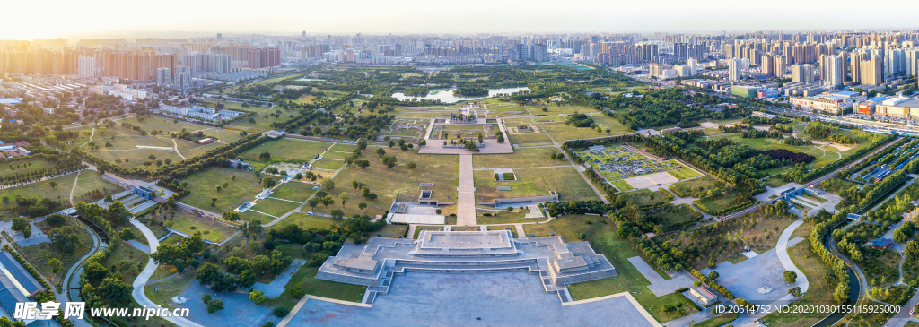 俯瞰城市公园美景