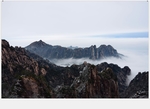 雪后山峰