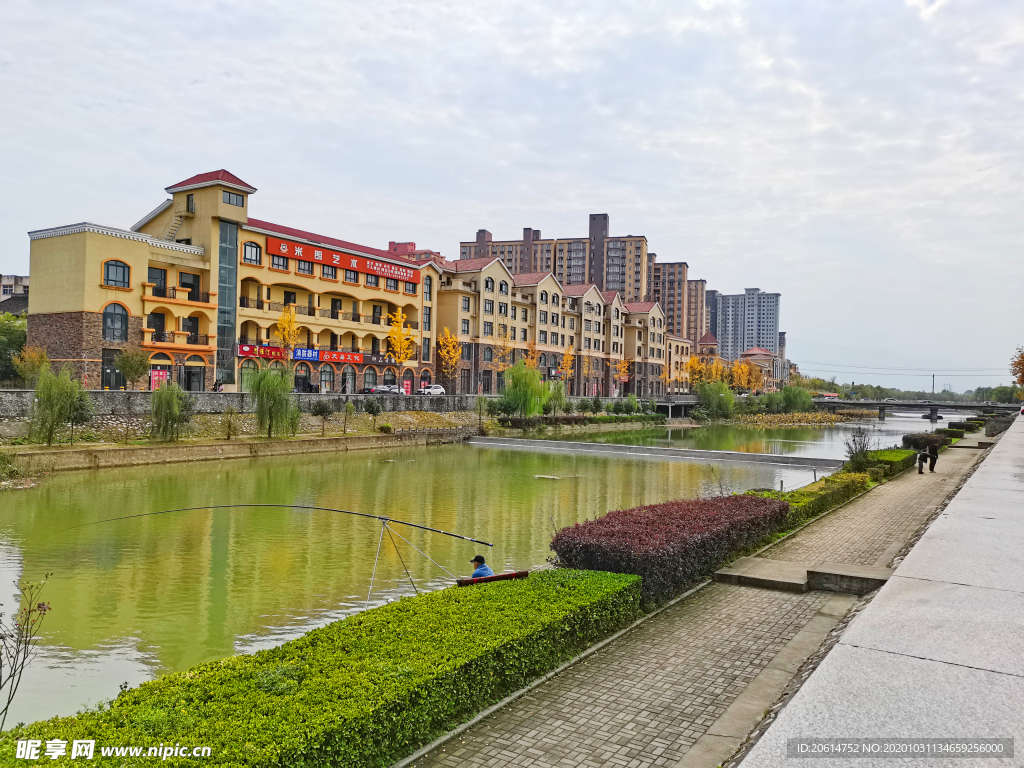 美丽的河道风景