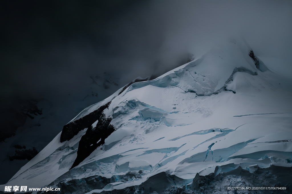 雪山质感纹理白色背景