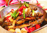 锅仔红烧黄骨鱼图片