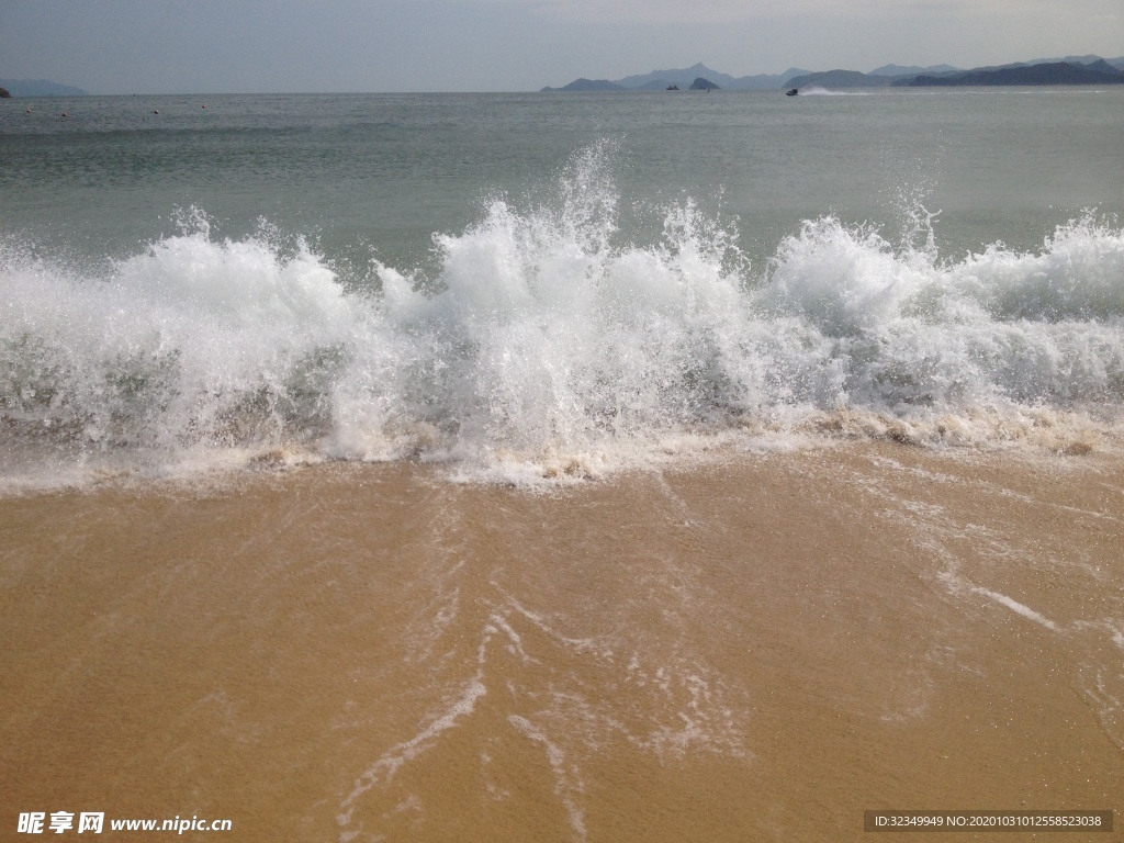 沙滩海浪