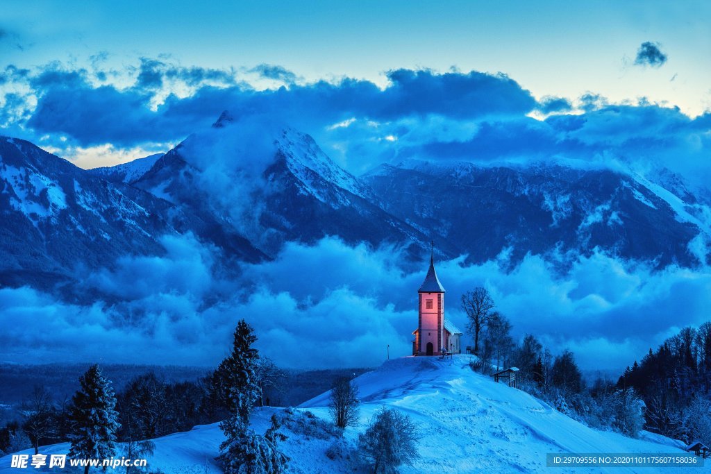 冬季夜晚雪景