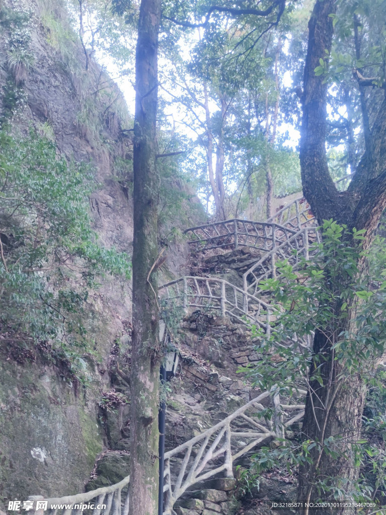 实拍青田石门洞景区