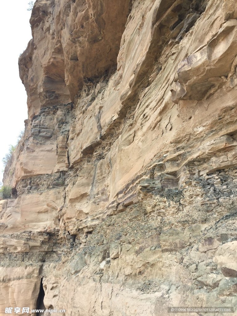 乾坤湾黄河畔的悬崖峭壁黄河栈道