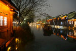 江南水乡乌镇西栅的夜景灯光