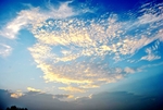 天空云朵风景摄影图
