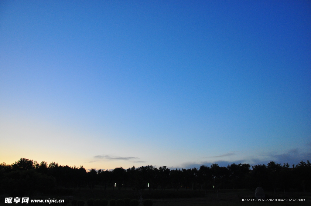 夕阳蓝天黄昏