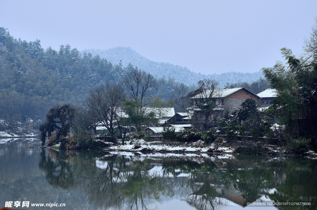 雪地小山村