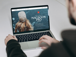工作中的 MacBook样机