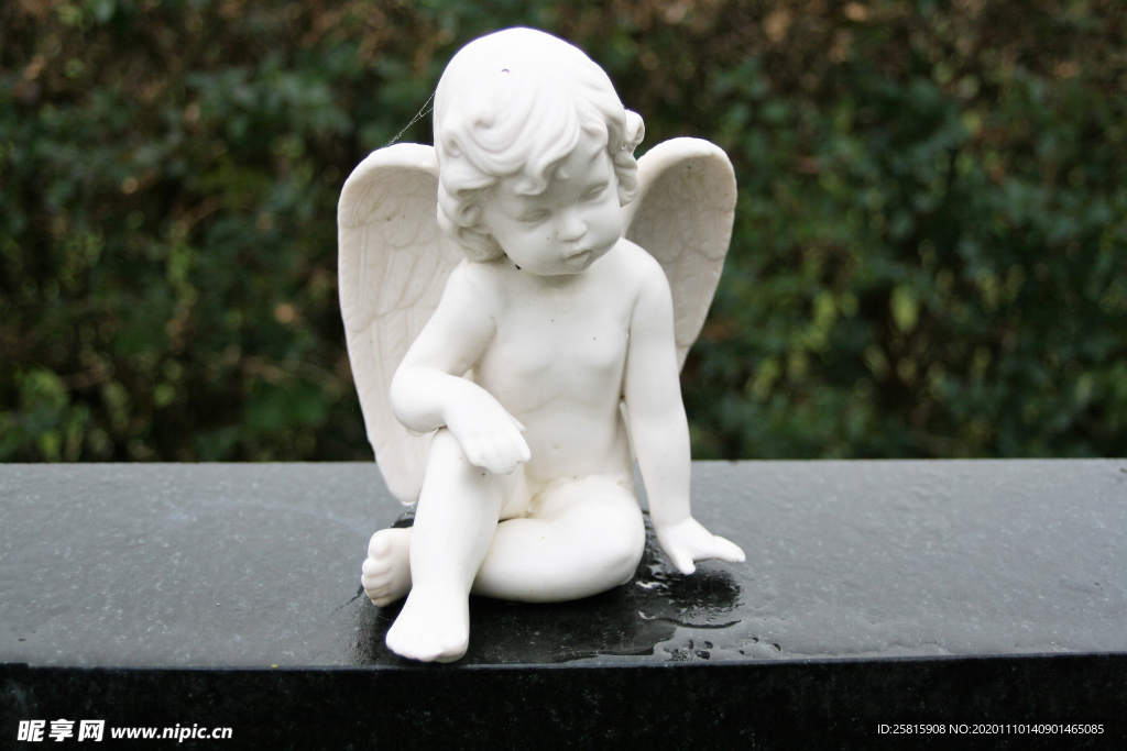小天使雕像