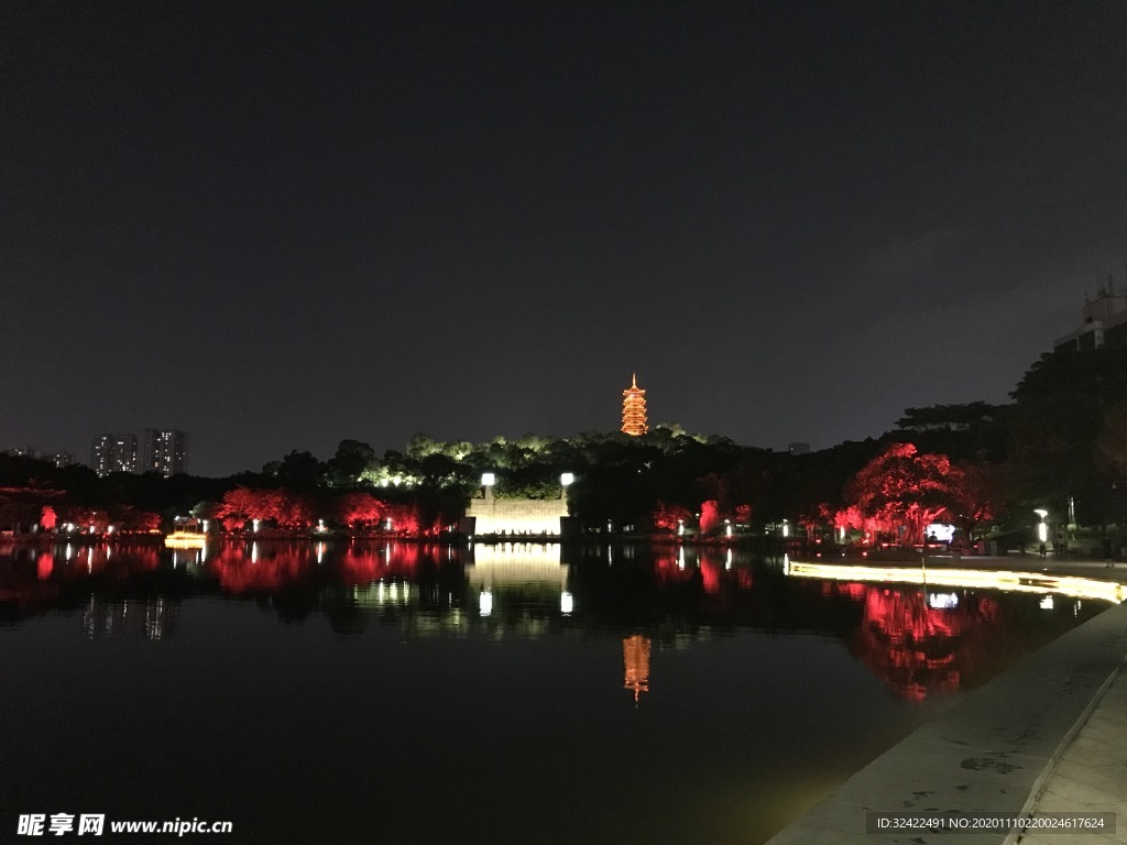 夜景 湖边 水岸 亭台楼阁 灯