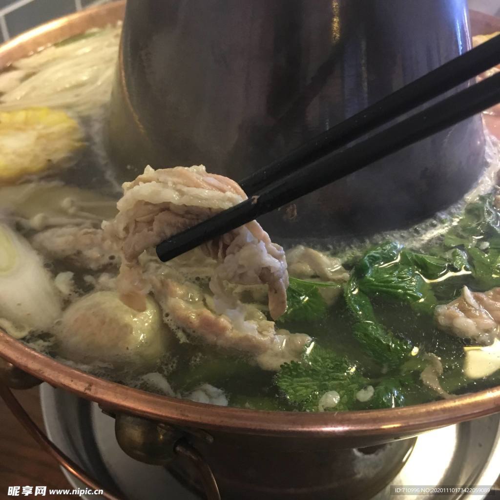 涮羊肉火锅