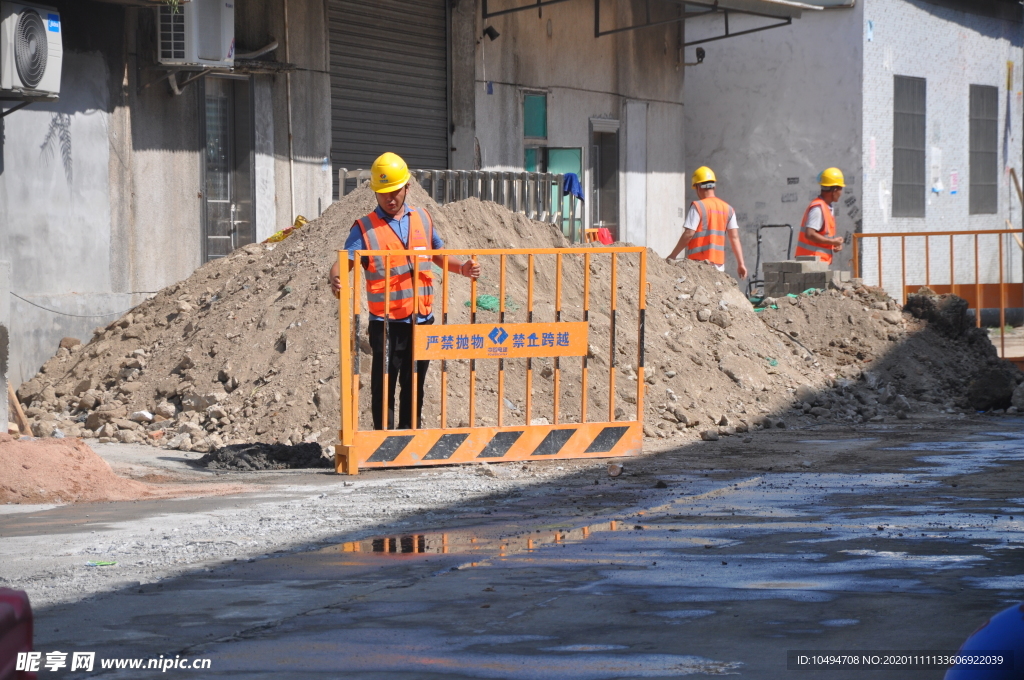 市政排水改造工地护栏工地现场