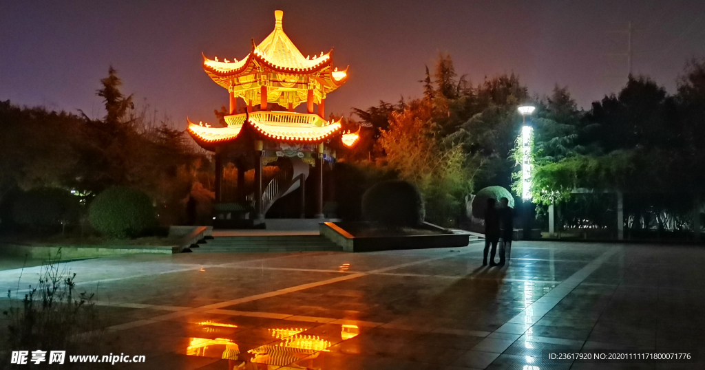 夜间小亭