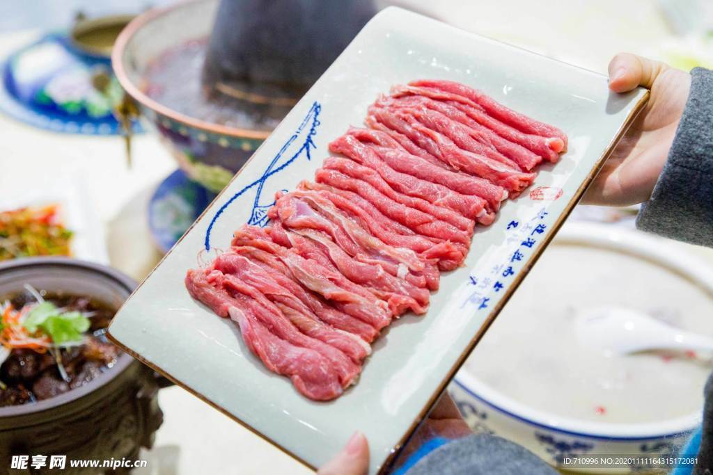 涮火锅新鲜羊肉