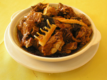 家常菜排骨炖扁豆