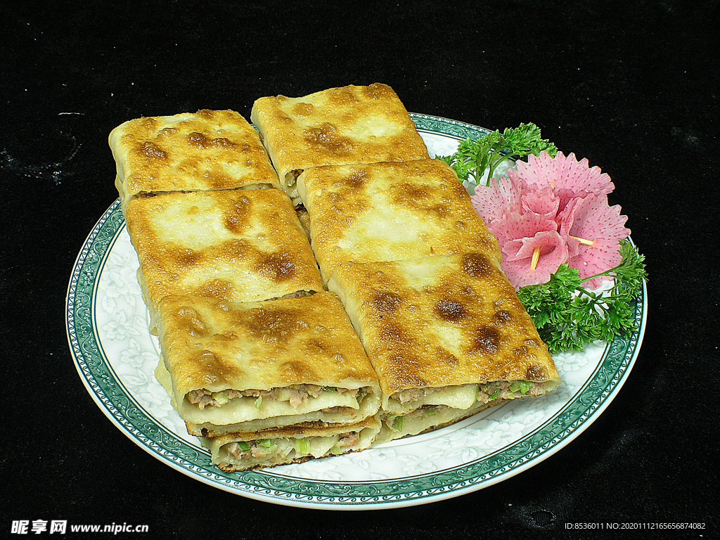 家常菜大红灯笼肉饼