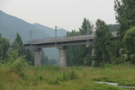 山 火车桥梁 小河  绿色风景