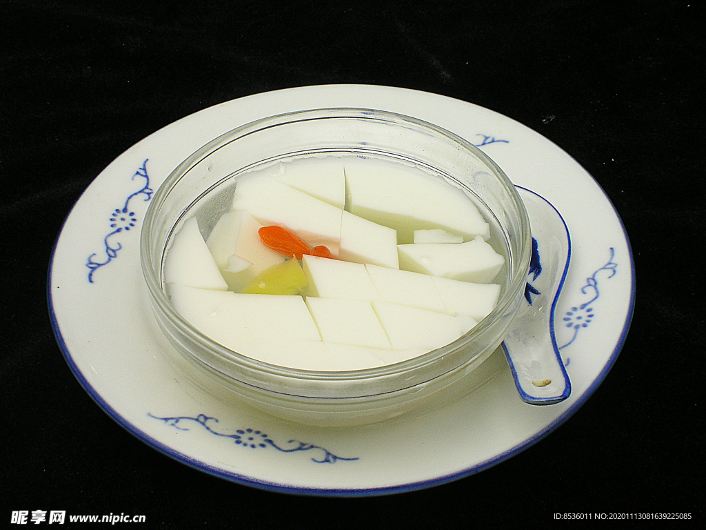 家常菜杏仁豆腐