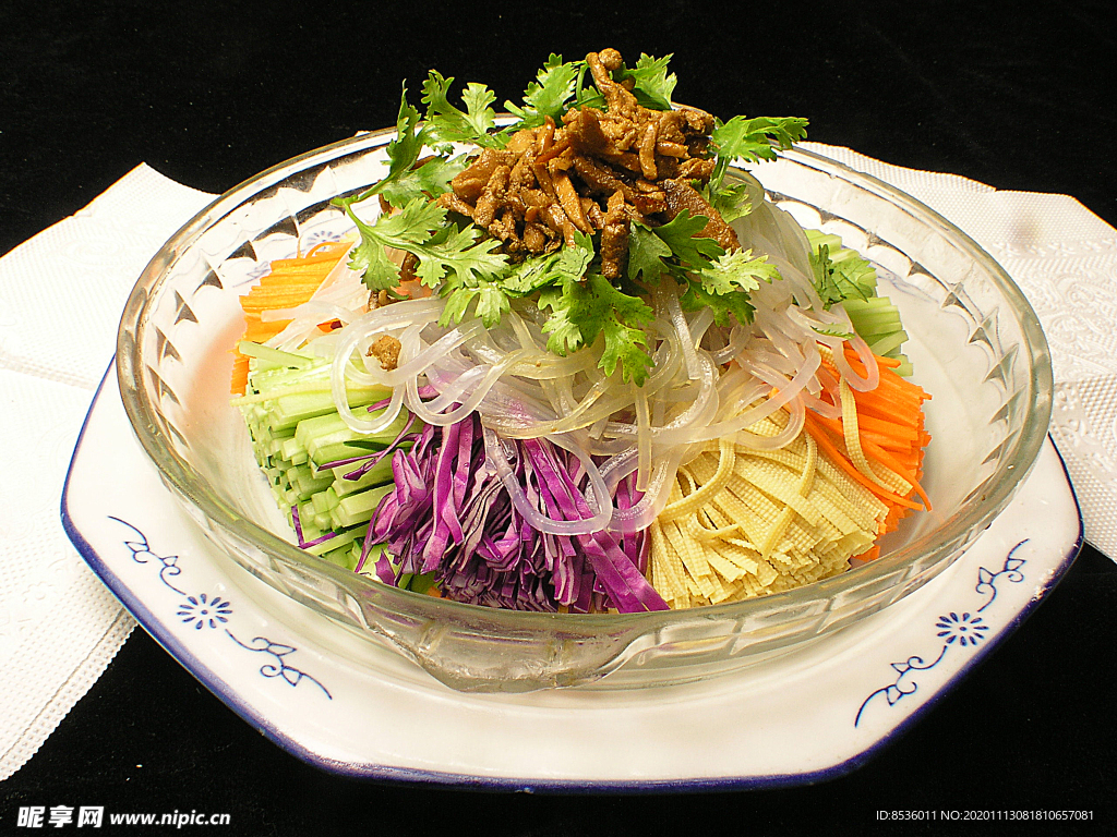 年夜饭，最喜欢拌这个凉菜，做法简单又清淡爽口，比肉菜受欢迎_黄瓜