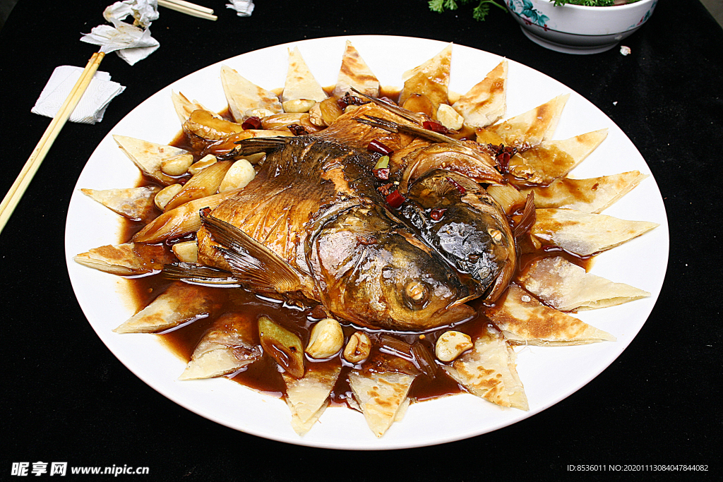 家常菜红烧大鱼头