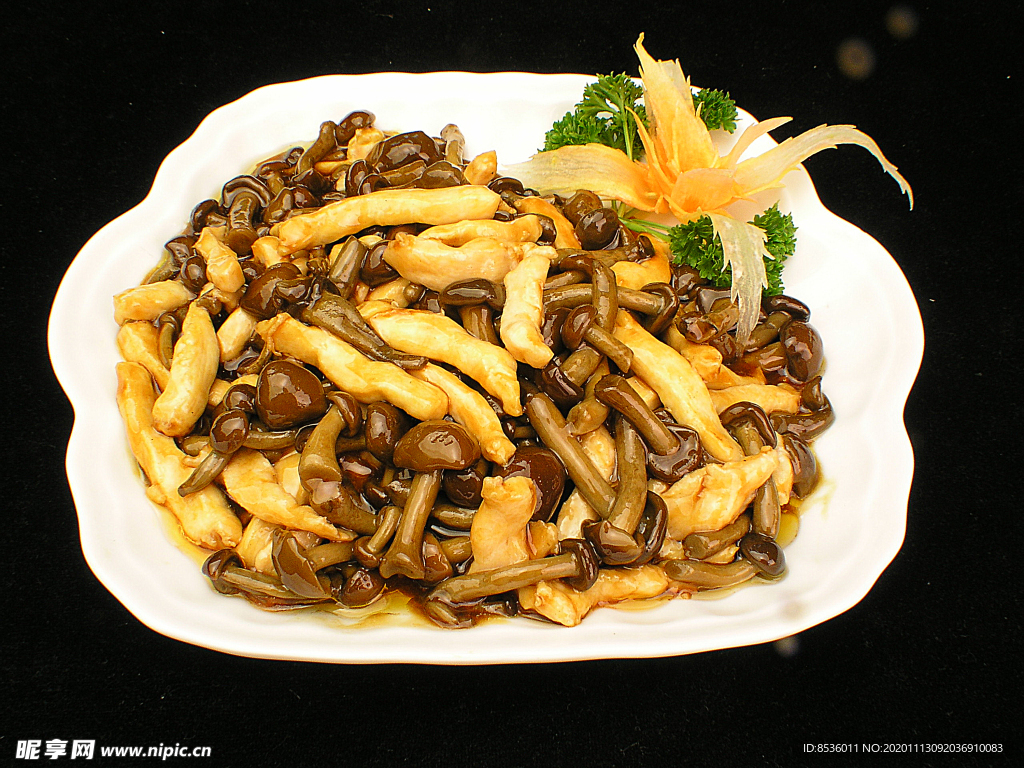 家常菜滑菇鸡柳