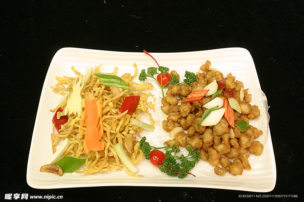 家常菜金针菇拼鸡脆骨