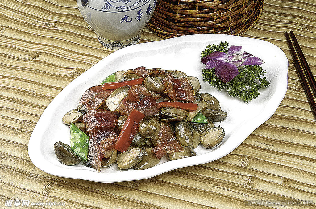 家常菜培根滑草菇