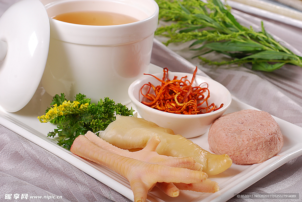 豫菜虫草花胶炖肉汁