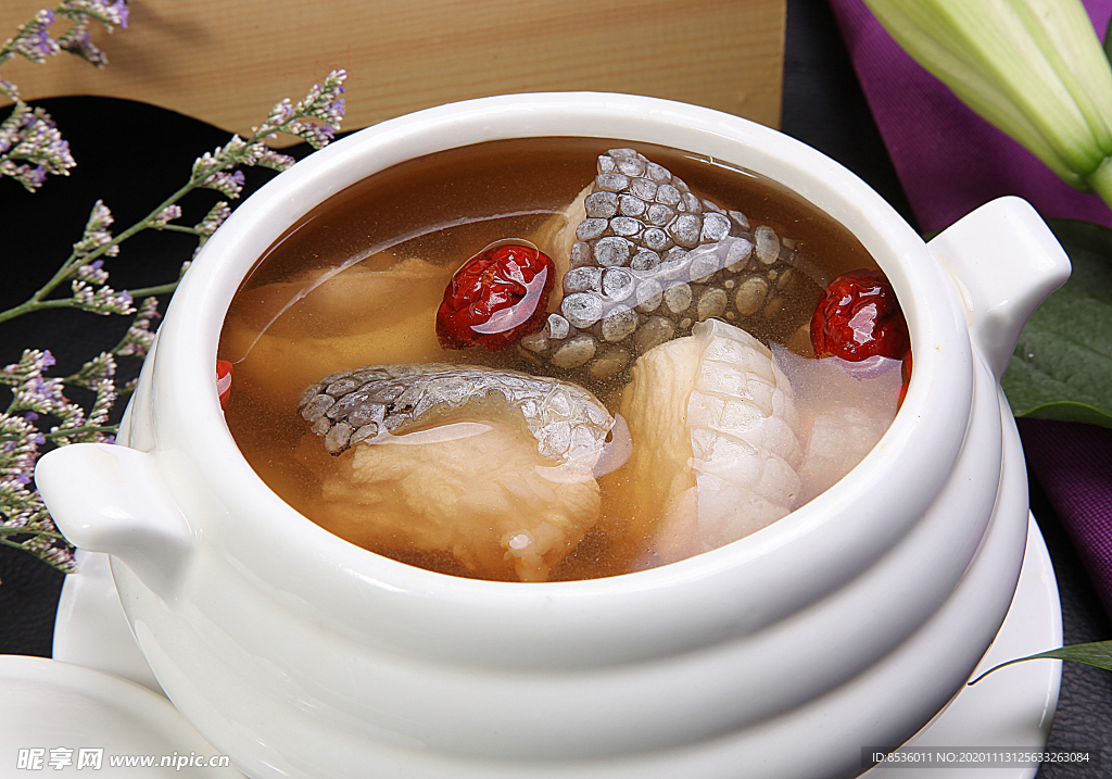 豫菜川贝炖鳄鱼汤
