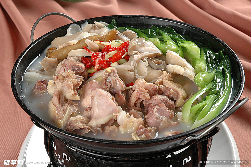 豫菜锅仔小鸡炖蘑菇