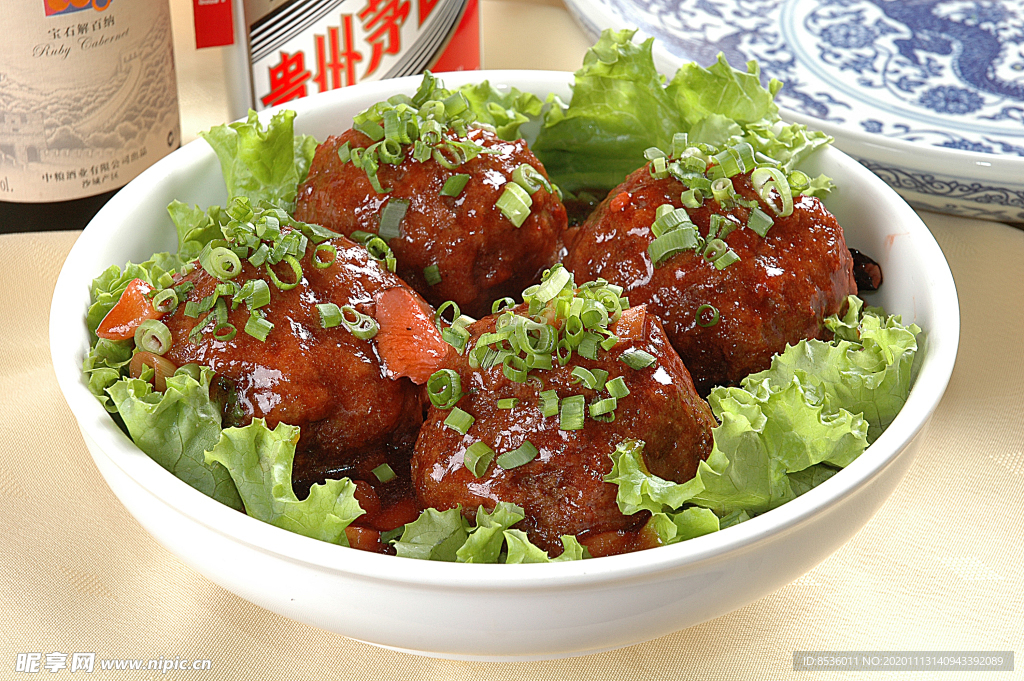 豫菜红烧狮子头