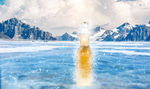 冰川上的啤酒海报