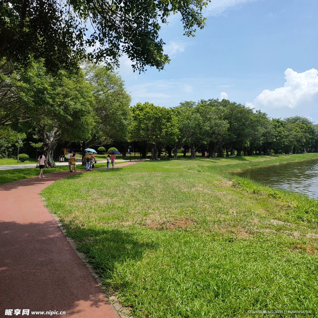 湖光岩风景区