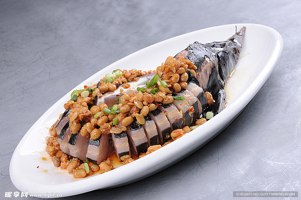 豫菜腊八豆蒸中华鲟