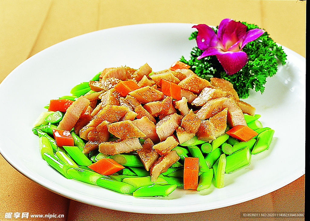 豫菜芦笋炒肉眼丁