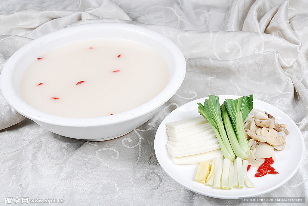 豫菜鲜淮山珍菌汤