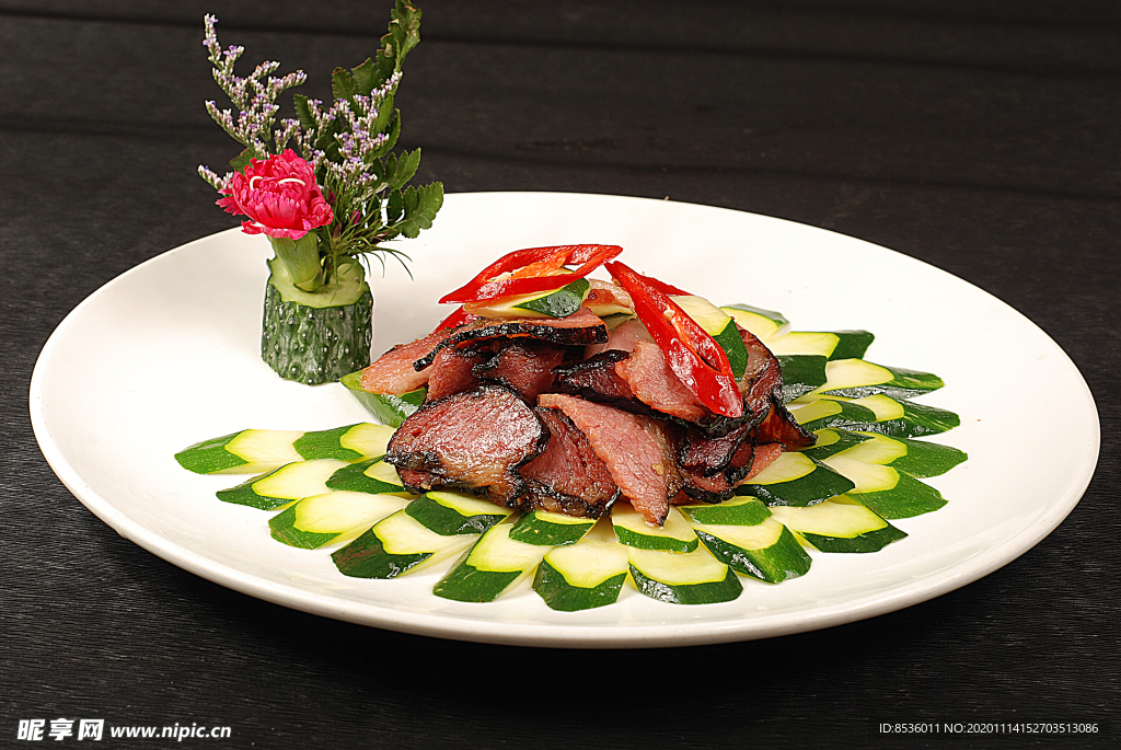 豫菜云南小瓜炒腊肉