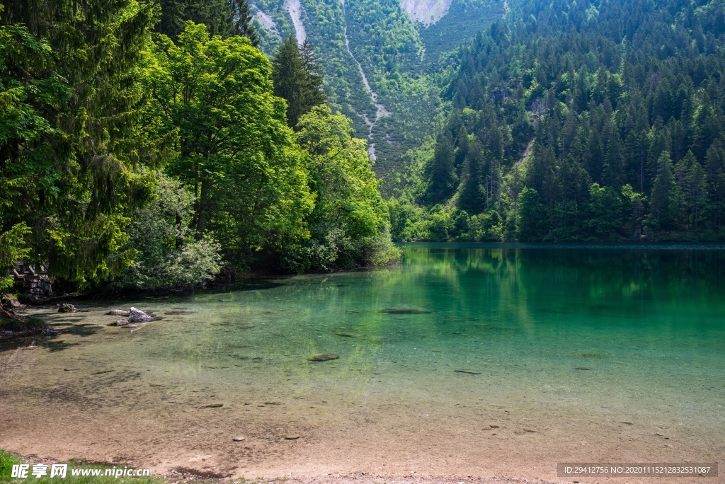 湖光山色