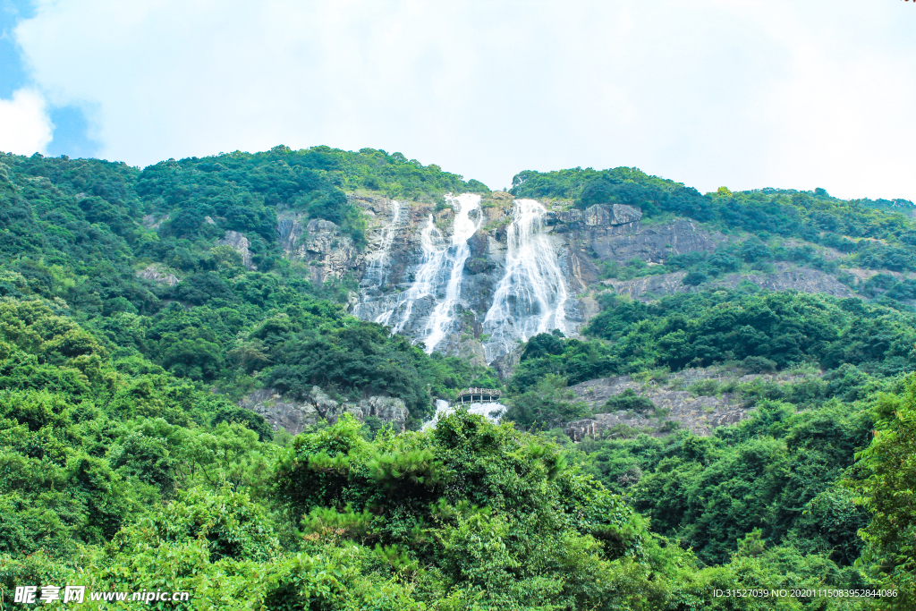 高山瀑布