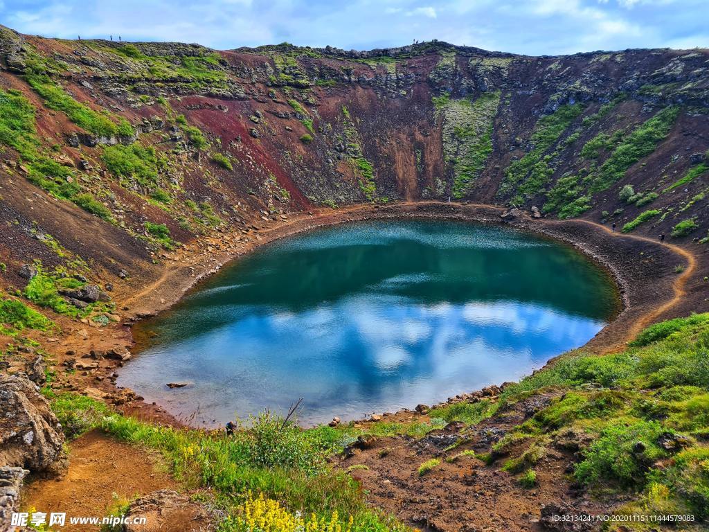 凯瑞斯火山口湖