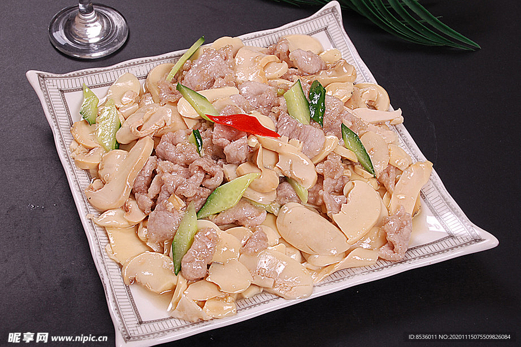 东北菜蘑菇里脊